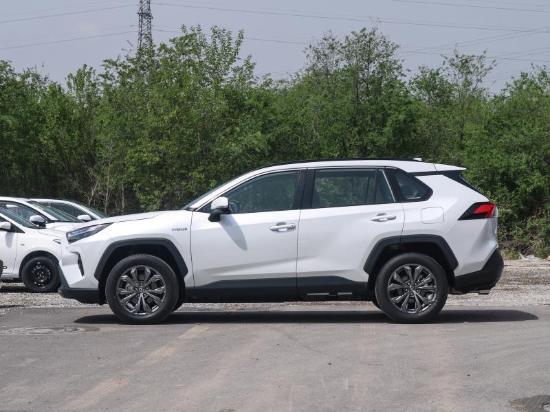 RAV4荣放正侧