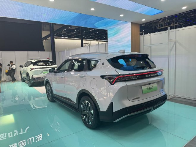 2024 Beijing Auto Show: Jietu all-in-one hybrid off-road products unveiled.